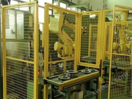 刹车盘CNC加工机床自动上下料机器人自动生产线