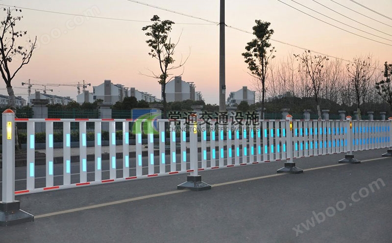 城市交通中心隔离护栏市政防眩板护栏