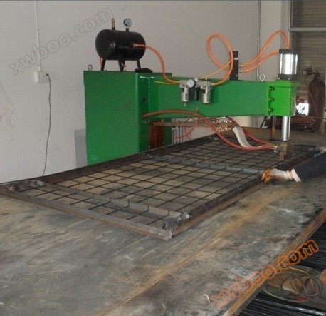 排焊机.jpg 排焊机.jpg