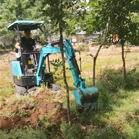 新型果园树木种植开沟平土一体式小挖机ljy7