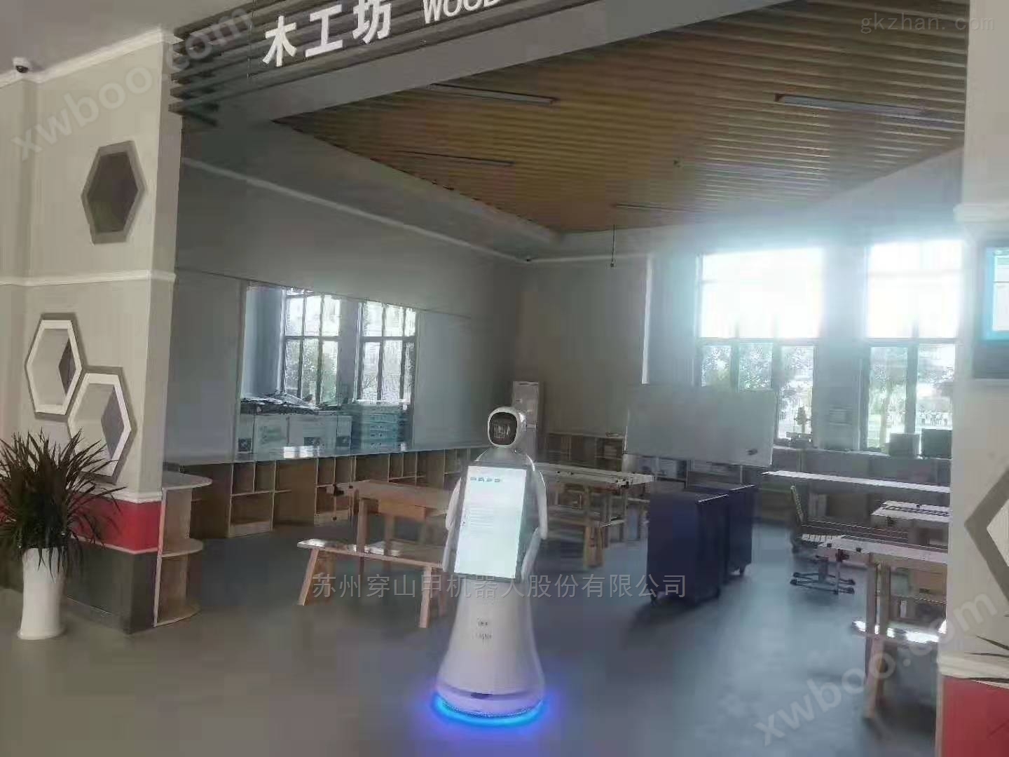 淮安清浦中学迎宾教育讲解机器人
